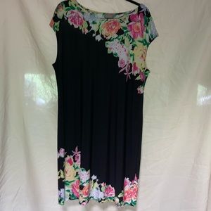 pretty mid  short sleeve lightweight comfortable dress that can be worn anywhere